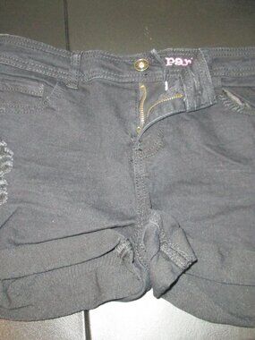 Juniors sz 9 Black jean shorts by Wishful Park EUC